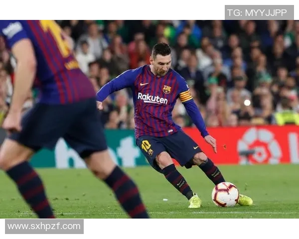 足球明星的绝技揭秘：从梅西的过人到C罗的任意球技巧解析